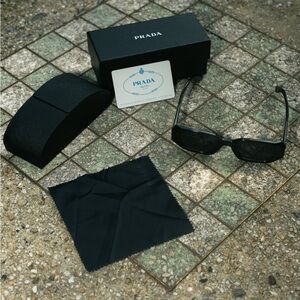 Prada sunglasses prws17